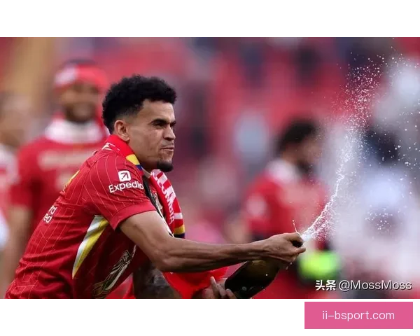 路易斯·迪亚斯频频梅开二度引领英超风潮展现卓越进攻实力